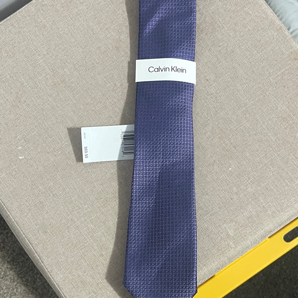 Calvin Klein Men's Navy Textured Tie
